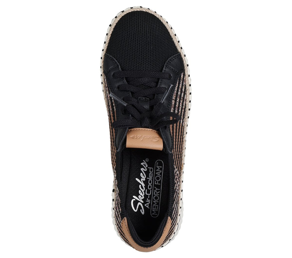 Skechers- Women Wilshire Blvd - Breezy Stroll