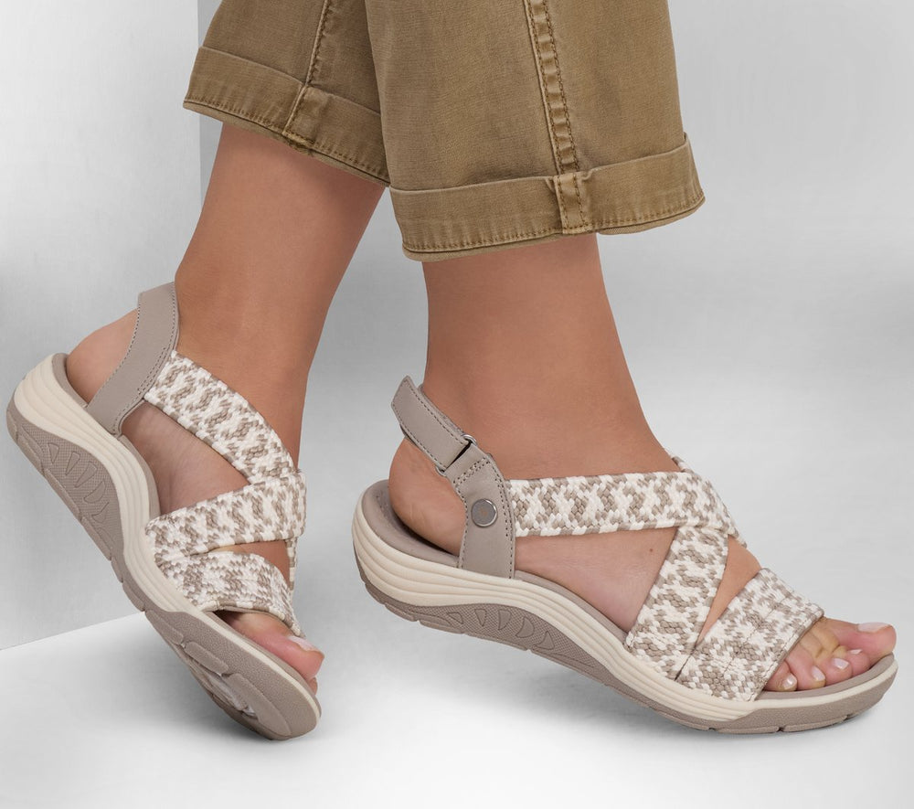 Skechers- Women Martha Stewart: Reggae Cup - Coastal Trail